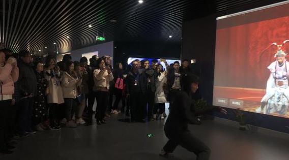 “党建+服务”推动社区治理 VR产业在南昌生根发芽