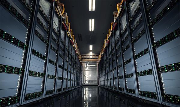 阿里巴巴建成全球超大规模数据中心内“RDMA高速网”，以支撑人工智能科学