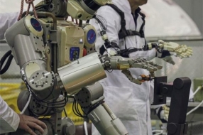俄罗斯将向国际空间站运送一个机器人，用来测试 “太空专用拟人系统”