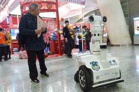 中国使用人工智能和5G改善春运出行体验