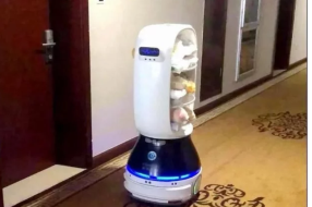 机器人+人工智能展现抗疫硬实力 服务机器人拐点已到