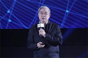 邬贺铨：没有什么“弯道超车”，从来都是“踏实积累”