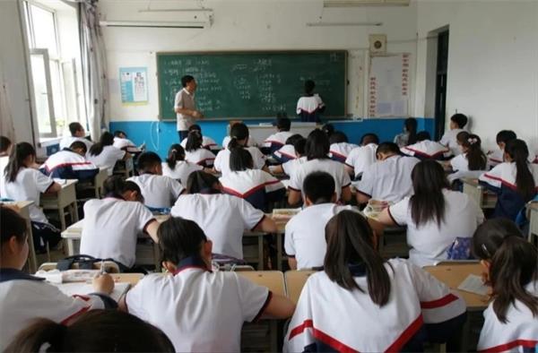 事业编制改革,人工智能崛起,教师“铁饭碗”动摇?家长们感到无奈