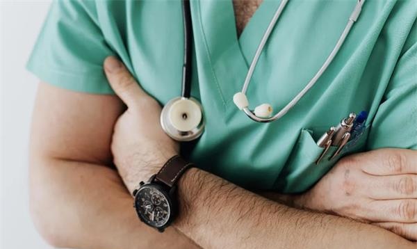 应对新冠肺炎，如何利用AI个性化治疗？