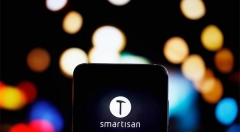 卖身、离场、坚持、转机:属于智能手机的2018