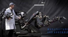 可用VR控制的巨臂机器人,居然还可以帮你绣花