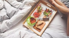 美食电商定位左右摇摆，三心二意的环球捕手能走多远？