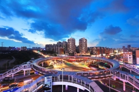 龙华提升政务服务 257个事项“不见面”就能审批