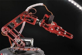 跨界布局工业机器人，行业龙头的野心不小