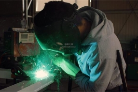 工业物联网的进步如何影响就业市场?