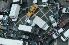 黑客测试：让一座城市交通瘫痪需要攻击多少辆车