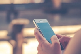 三星折叠屏5G手机终于要来了？韩媒称唯有华为Mate X是竞争对手