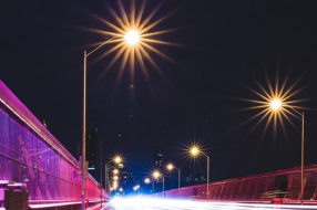 5G综合杆用智慧发光,照亮智慧城市建设