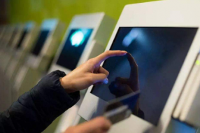 青羊区政务中心积极推进线上线下政务服务相融合