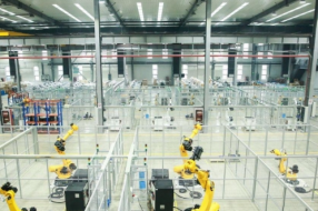 由智能工厂关闭事件引发的反思，引用工业机器人错了吗？