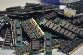 国产存储芯片艰难突围 2025年产能可占全球12%