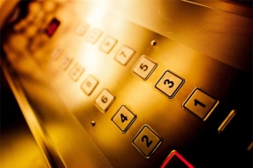 声控电梯之外,我们希望更多的「无接触」