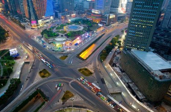 以新基建推动数字经济国际标杆城市建设