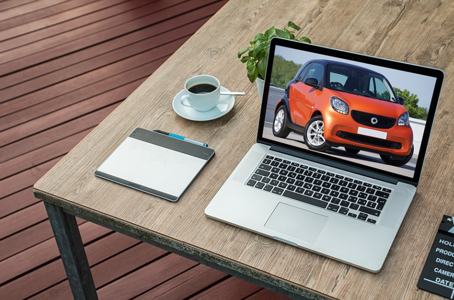 从软件赋能到软件定义——智能网联汽车开发的转型