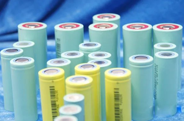 工信部：2022 年全国锂离子电池产量同比增长超 130％