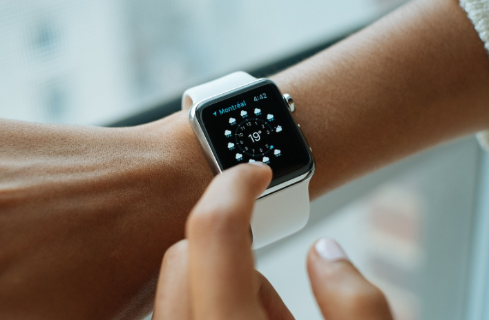 TechInsights：预计2028年全球智能手表收入达到350亿美元
