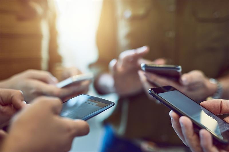 Wi-Fi 8来了？“人多没网”成历史，XR的拦路虎被灭了？