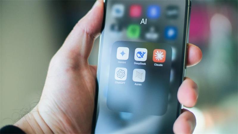 AI应用大盘点：谁暴涨？谁掉队？