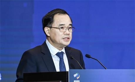 长安汽车董事长朱华荣：规范智驾宣传不会延缓智能化发展，企业应坚守安全底线