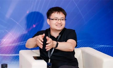 OceanBase AI战略一号位杨传辉：大模型时代的数据库重构