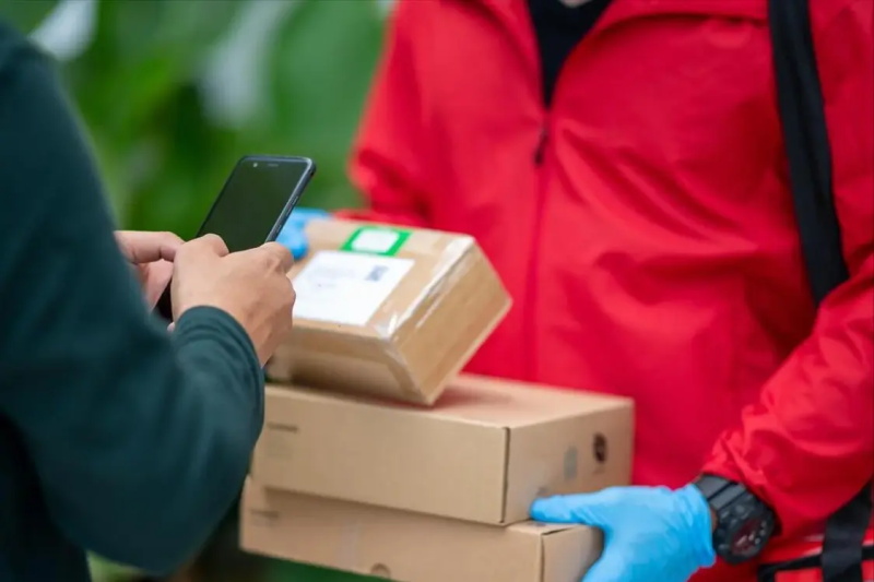 即时零售大战,快递行业慌了