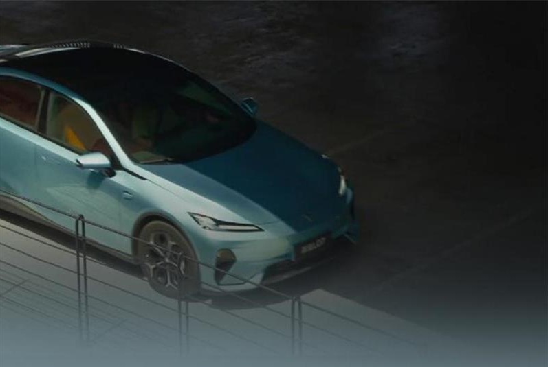 长假八天,智驾进入“大乱斗”