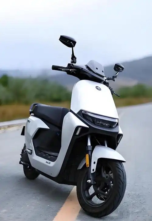 工业和信息化部消费品工业司指导行业企业准确执行新标准要求 不断优化设计方案 加快生产令消费者满意的电动自行车新产品