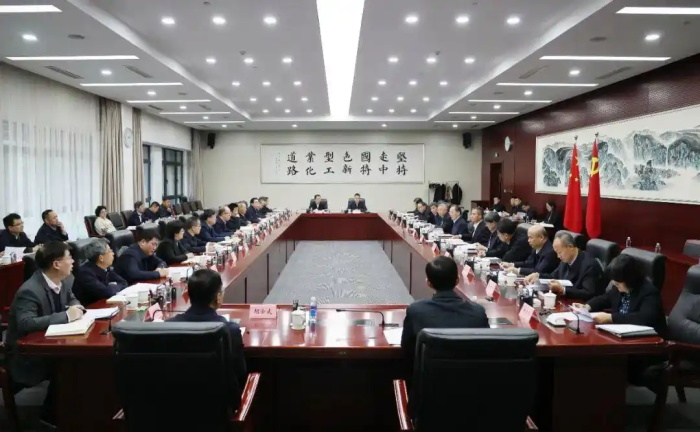 工信部:增强网络、数据、人工智能等领域安全保障能力