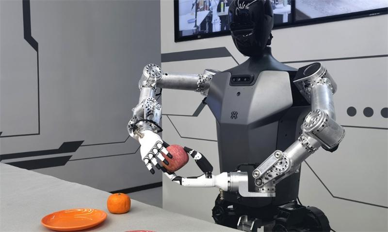 聊天机器人救不了AI产业？物理机器人希望很大，但面临致命挑战