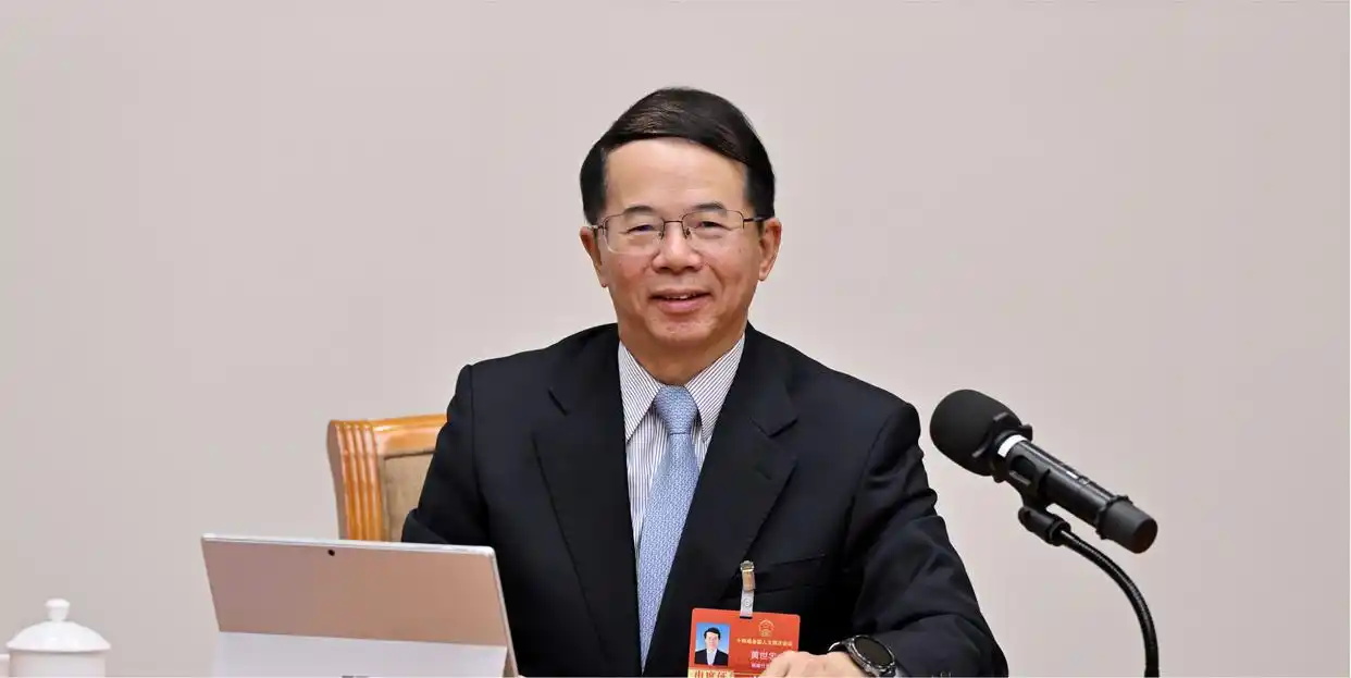 全国人大代表黄世忠：秉持三大原则，尽快制定人工智能促进法