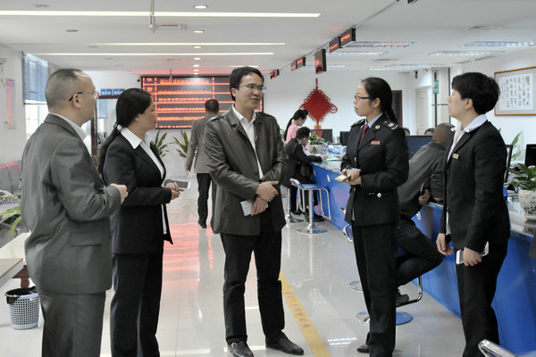 运用“互联网+”思维 推行政务“指尖服务”