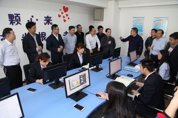 委员献智“智慧城市”建设