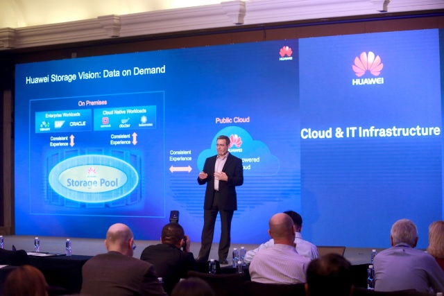 华为存储即服务解决方案支持混合云环境, 管理体验全新升级