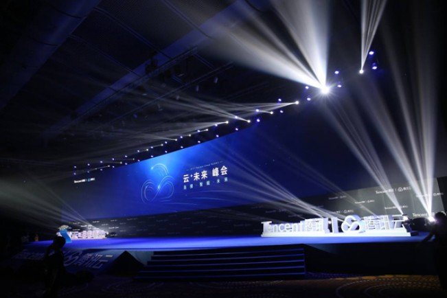 云是人工智能的强载体