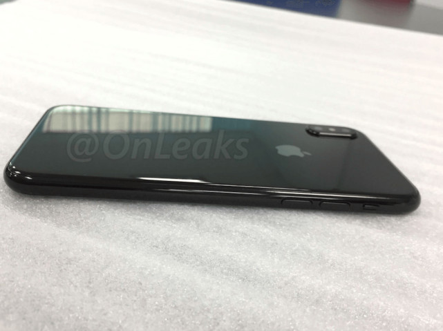 信息化简讯快报:iPhone 8首批备货量曝光:能买到算我输