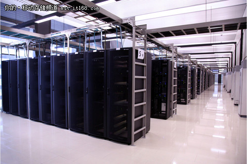 科学家创造出最小存储单元　一张存储卡能存3000万首歌