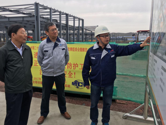 中卫新任市委书记考察云数据中心二期项目建设情况