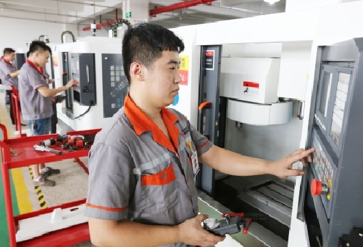 企业如何才能搭上智能制造的时代专车