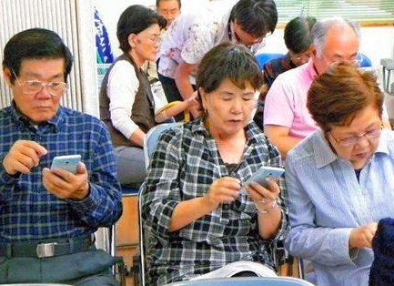 60余广场舞APP两年仅活三四家 移动互联网赚“银发族”的钱有点难