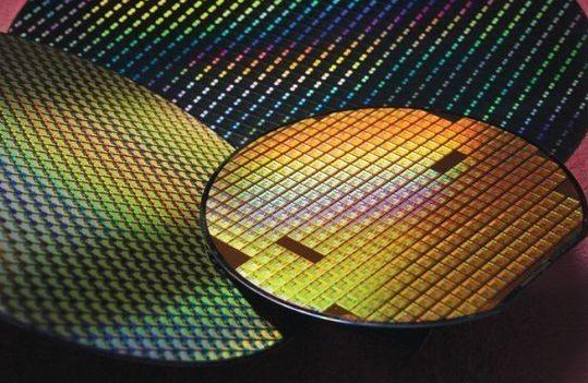 8G内存破千在即 揭秘存储产品暴涨之谜