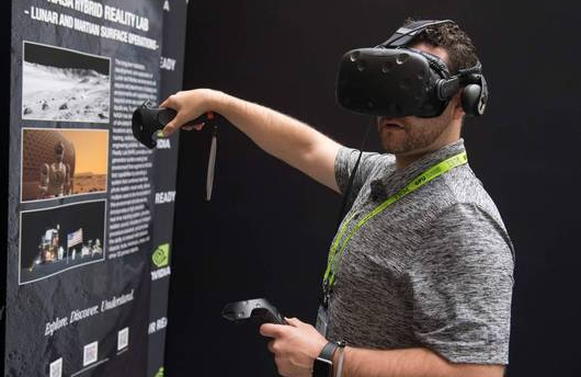 智能手机和PC降温,英伟达英特尔等把钱砸向了AI