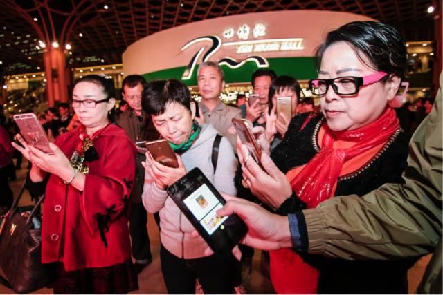 阿里巴巴224亿港币入股高鑫零售，中国最大超市卖场新零售升级