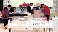 奢侈品电商市场暗流涌动，YNAP第一地位难保？