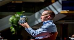 AI+更快芯片:微软打赢云计算大战的制胜武器