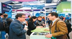 谁来保护我们的信息安全 软件窥隐私，新规划红线